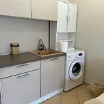 студио виви с двор Daire *