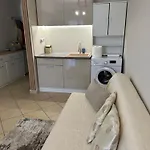 студио виви с двор *