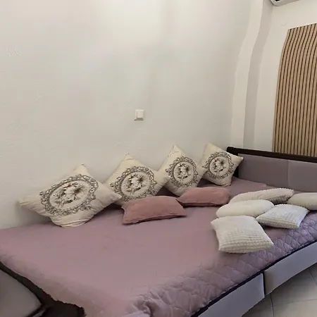 Apartment студио виви с двор